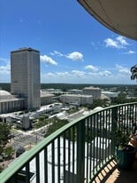 300 S Duval St in Tallahassee, FL - Building Photo