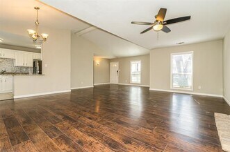 527 Red Oak Dr in Allen, TX - Foto de edificio - Building Photo