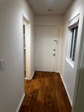 8711 Pershing Dr, Unit #2 in Playa Del Rey, CA - Foto de edificio - Building Photo