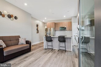 1122 S Highland St in Arlington, VA - Building Photo - Building Photo