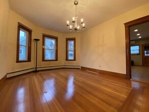 52 Pearson Rd, Unit 2 in Somerville, MA - Building Photo - Building Photo