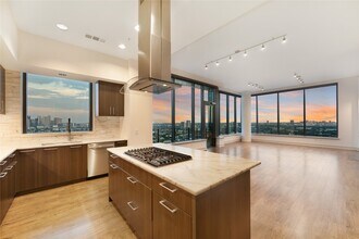 1958 W Gray St in Houston, TX - Building Photo - Building Photo