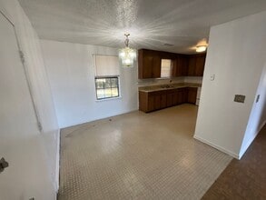 4229 Village Ct in Marianna, FL - Building Photo - Building Photo