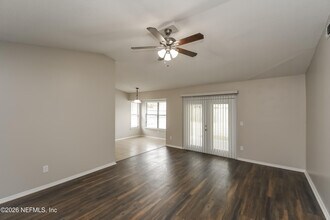 1836 Shannon Lake Dr in Middleburg, FL - Building Photo - Building Photo