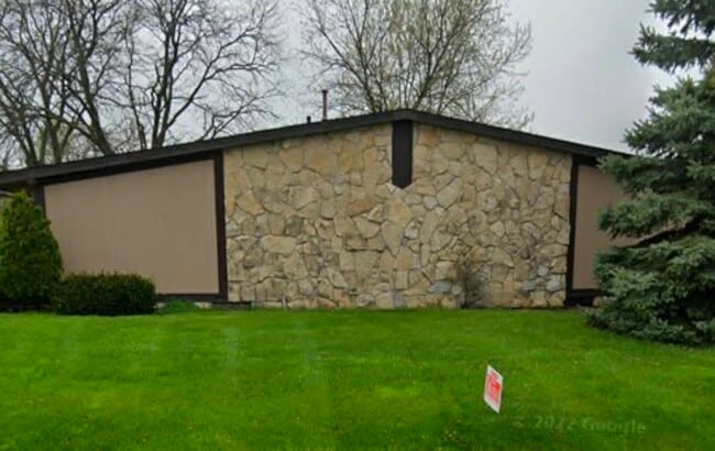 27035 Oakmead Dr, Unit 1 in Perrysburg, OH - Building Photo - Building Photo