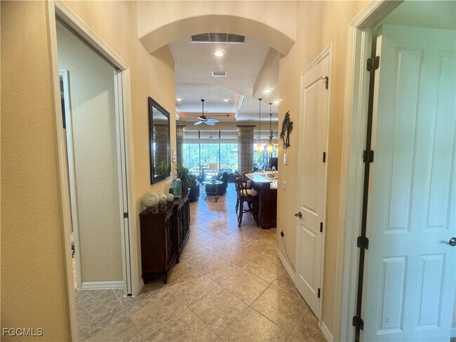 8661 Mercado Ct in Ft. Myers, FL - Building Photo - Building Photo