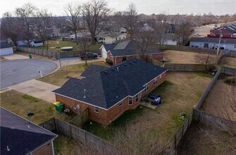 720 Michael Ct in Centerton, AR - Building Photo - Building Photo