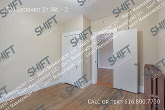 526 Leonard St NW in Grand Rapids, MI - Building Photo - Building Photo