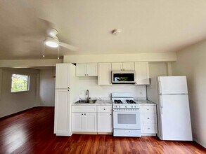 2351 Liliuokalani St-Unit -1 in Kilauea, HI - Building Photo - Building Photo