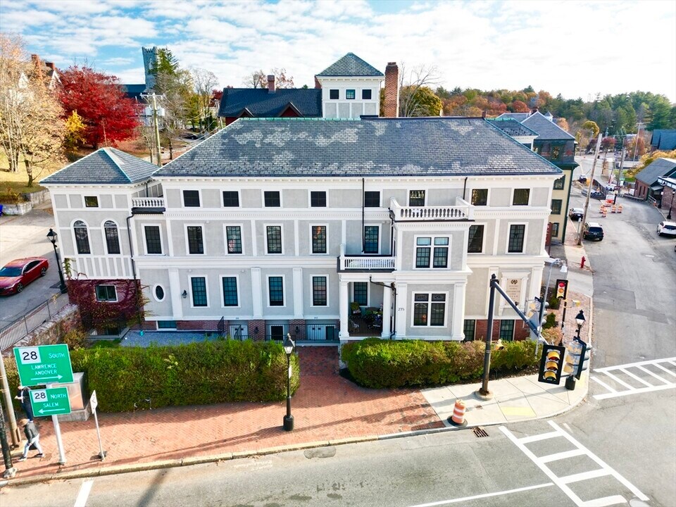 275 Broadway in Methuen, MA - Building Photo