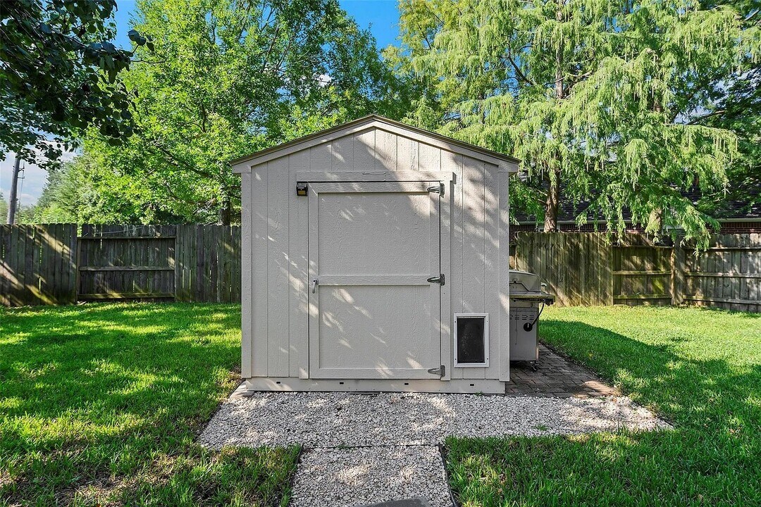 3427 Shadowchase Dr in Houston, TX - Foto de edificio