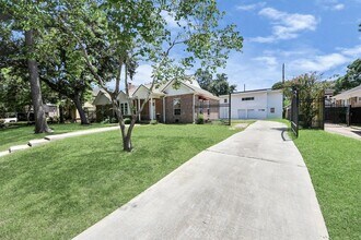 6622 Park Ln in Houston, TX - Building Photo - Building Photo