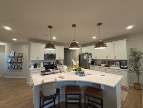5161 94th Ln N in Brooklyn Park, MN - Building Photo - Building Photo