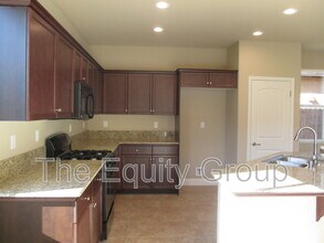 3901 W Jerome Ave in Visalia, CA - Foto de edificio - Building Photo
