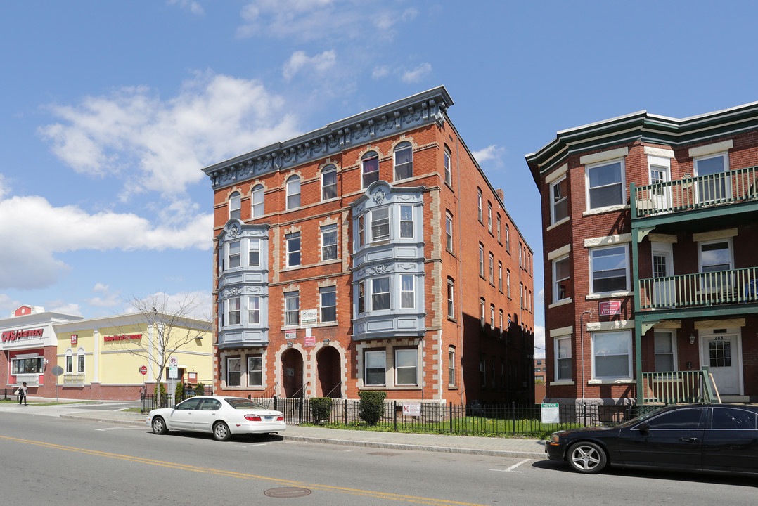 296 Park St in Hartford, CT - Building Photo