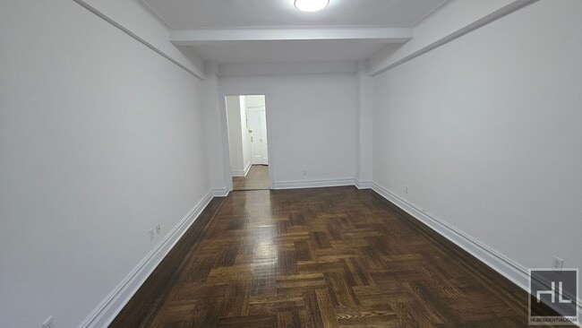 WEST 68 STREET in New York, NY - Foto de edificio - Building Photo