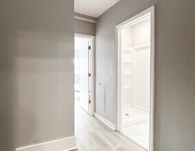 2118 Murray Ave, Unit APT 2 in Pittsburgh, PA - Foto de edificio - Building Photo