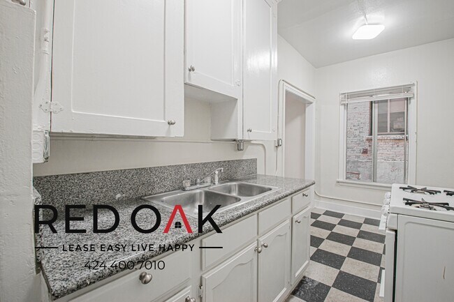 425–427 S. Grand View St, Unit 5503 in Los Angeles, CA - Building Photo - Building Photo