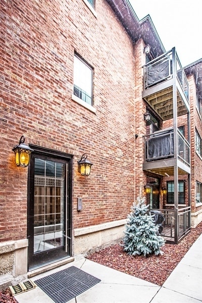 2141 W Fletcher St in Chicago, IL - Building Photo - Building Photo