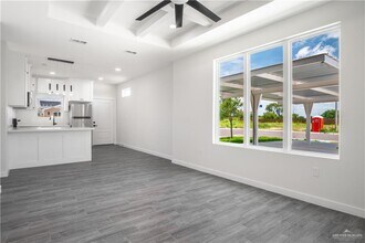 22 E Viviana St in Edinburg, TX - Building Photo - Building Photo