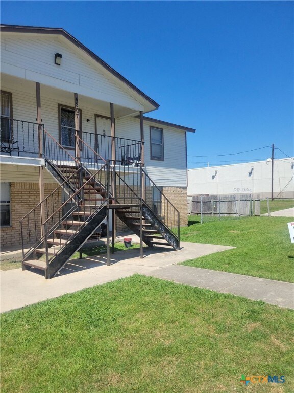 property at 4807 Rainbow Cir