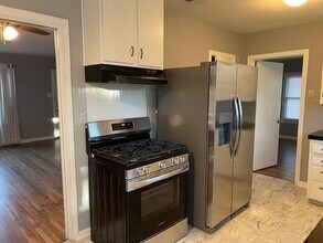 1303 Corona Dr in Austin, TX - Building Photo - Building Photo