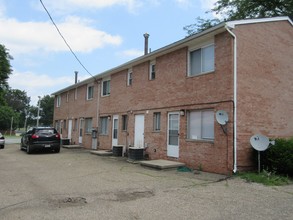 431-437 Austin Ave NW in Massillon, OH - Building Photo - Building Photo