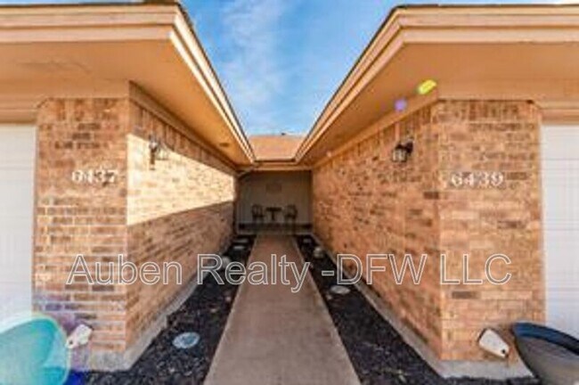 6437 Brookhaven Trail in Fort Worth, TX - Building Photo - Building Photo