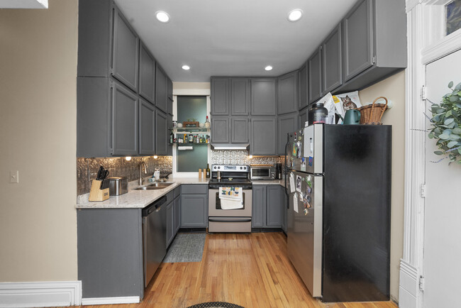 property at 2050 N Bissell St