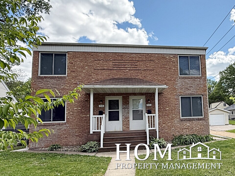 513 W 11th St in Mankato, MN - Foto de edificio