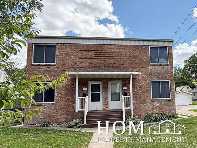 property at 513 W 11th St