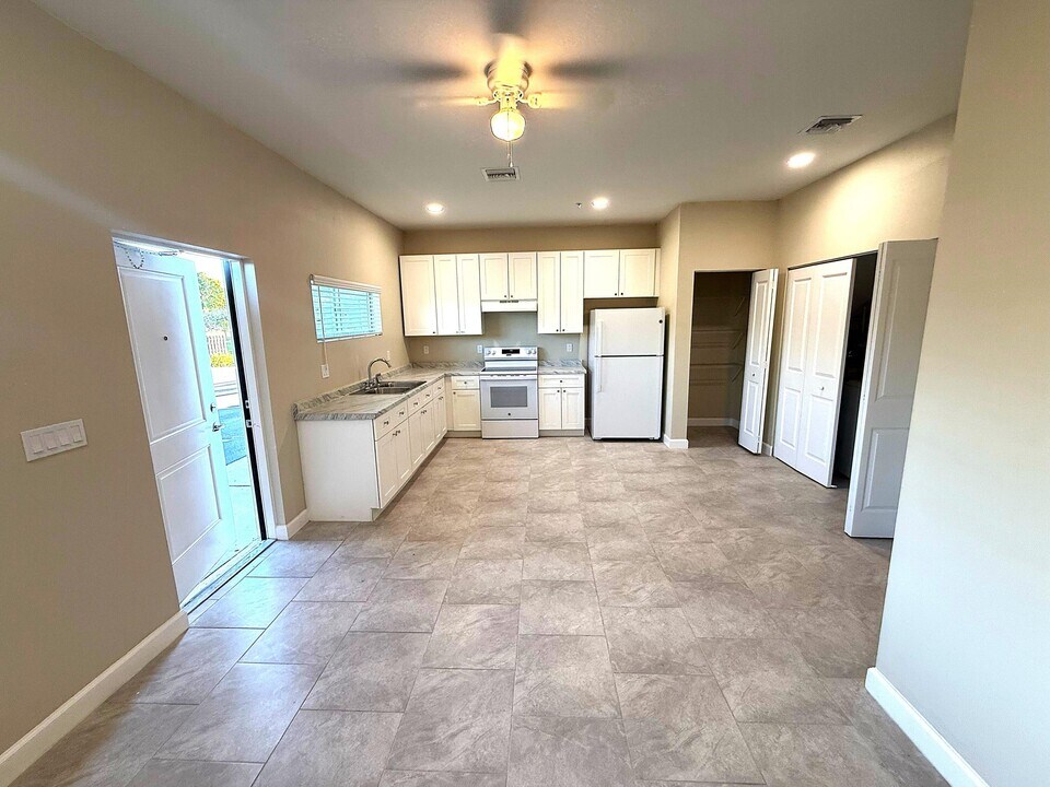 4951 Serafica Dr in Lake Worth Beach, FL - Building Photo
