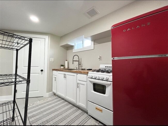 1187 Lynmoor Dr NE in Atlanta, GA - Building Photo - Building Photo