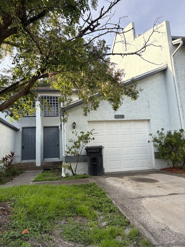 property at 1316 Mountain View Dr
