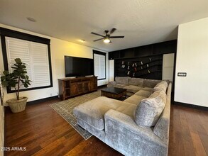 3201 E Desert Flower Ln in Phoenix, AZ - Building Photo - Building Photo