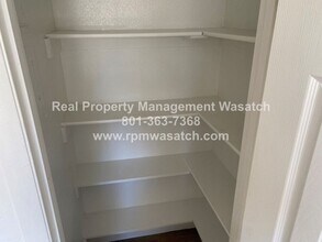 671 Candlelite Ln in Midvale, UT - Building Photo - Building Photo