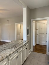 200 W Market St, Unit B1 in West Chester, PA - Foto de edificio - Building Photo