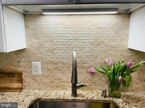 1540 Lincoln Way in McLean, VA - Foto de edificio - Building Photo