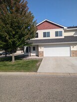 408 Cedar Pl in Maple Lake, MN - Building Photo