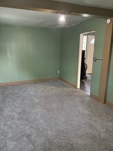 727 Madison St, Unit Back Apt. in Port Clinton, OH - Foto de edificio - Building Photo