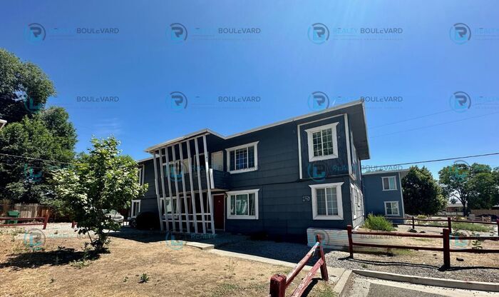 665 Denslowe Dr in Reno, NV - Building Photo