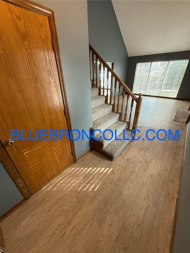 1002-1006 NW Porter Ct in Blue Springs, MO - Building Photo - Building Photo