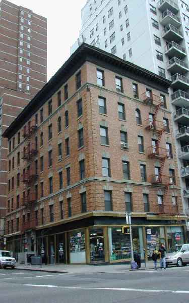 153 Amsterdam Ave in New York, NY - Foto de edificio - Building Photo