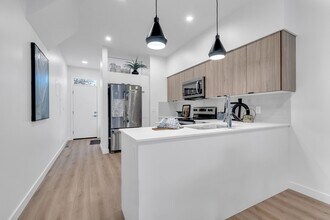 9333-9149 Street in Edmonton, AB - Building Photo - Building Photo