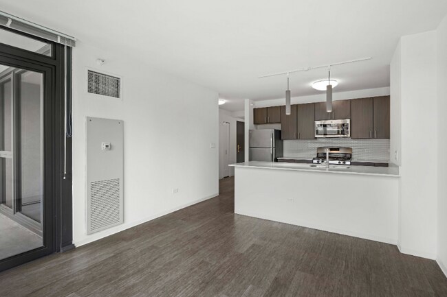 160 W Superior St in Chicago, IL - Building Photo - Building Photo