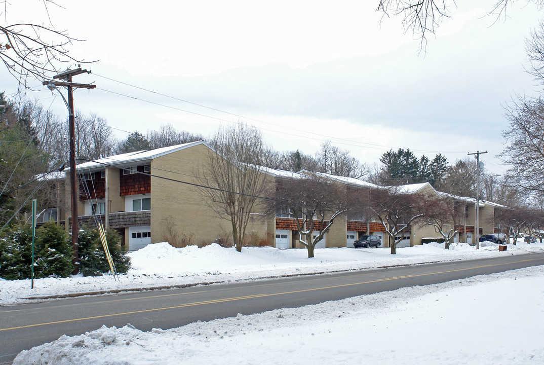 Manorcourt in State College, PA - Building Photo