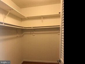 1101 S Arlington Ridge Rd-Unit -101 in Arlington, VA - Building Photo - Building Photo