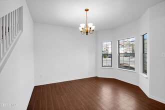 7085 Century Plant Dr in El Paso, TX - Building Photo - Building Photo