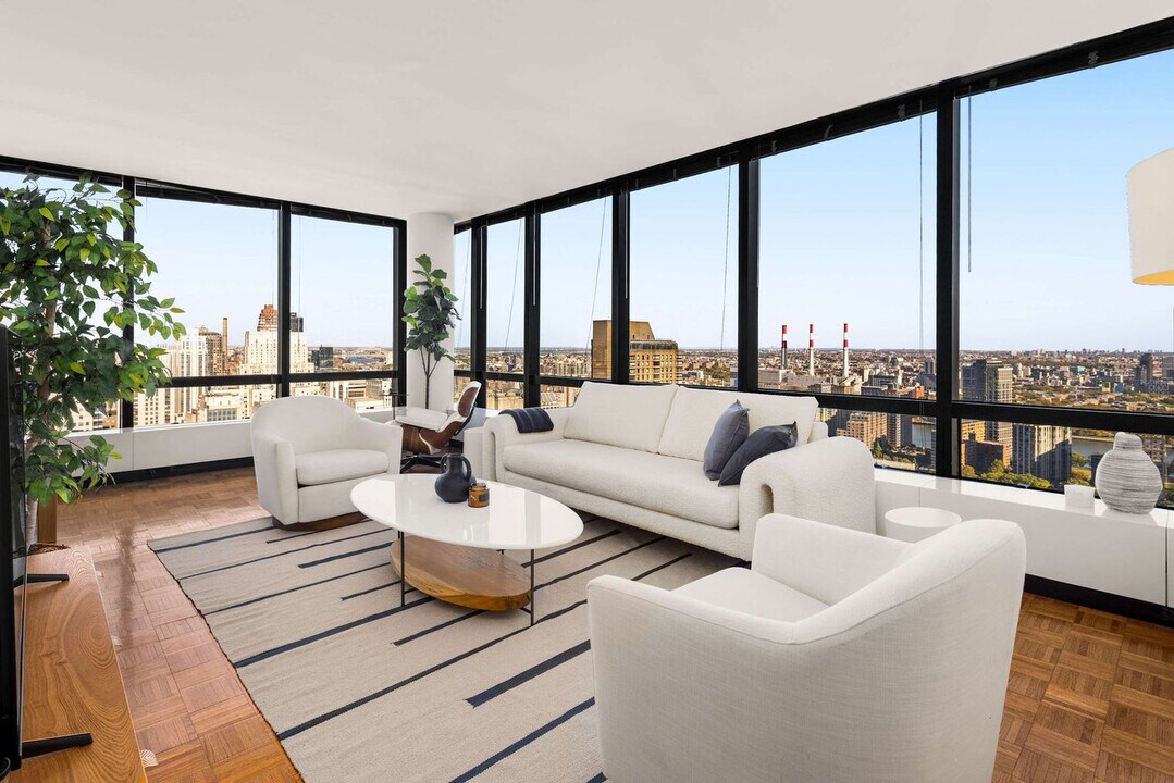 420 E 61st St in New York, NY - Building Photo