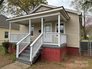 122 Lakewood Ave in Charlotte, NC - Building Photo - Building Photo